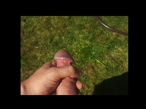 ❤️ Hot hottie får sin lyserøde fisse kneppet og kommer med en sprøjte i en sommerhave ☑ Porn video at da.f150pulse.top ❌